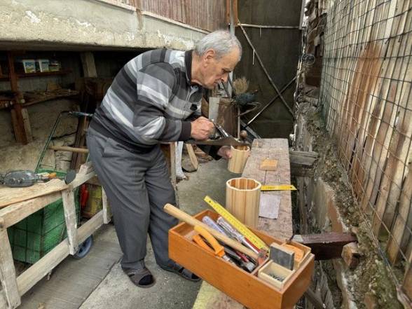 Emekli Öğretmenin Ahşap Maket Tutkusu: Marangozluktan Sanata