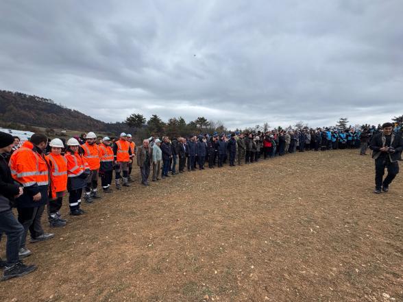 Göynük'te Yangın Yaraları Sarılıyor: 7'den 70'e Onlarca Kişi, 8 Hektar Alanda 8 Bin Fidan Dikti