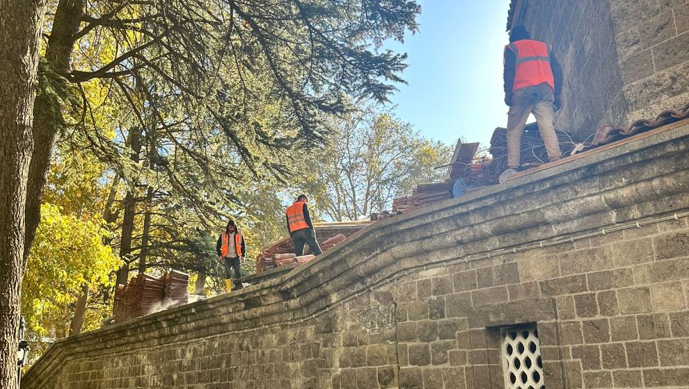 Gazi Süleyman Paşa Hamamı'nda Restorasyon Çalışmaları Sürüyor