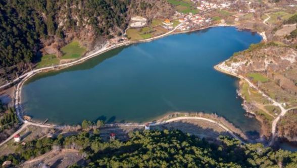 Göynük'ün İncisi Çubuk Gölü'nde Ruhsatsız Yapılara Yıkım Kararı